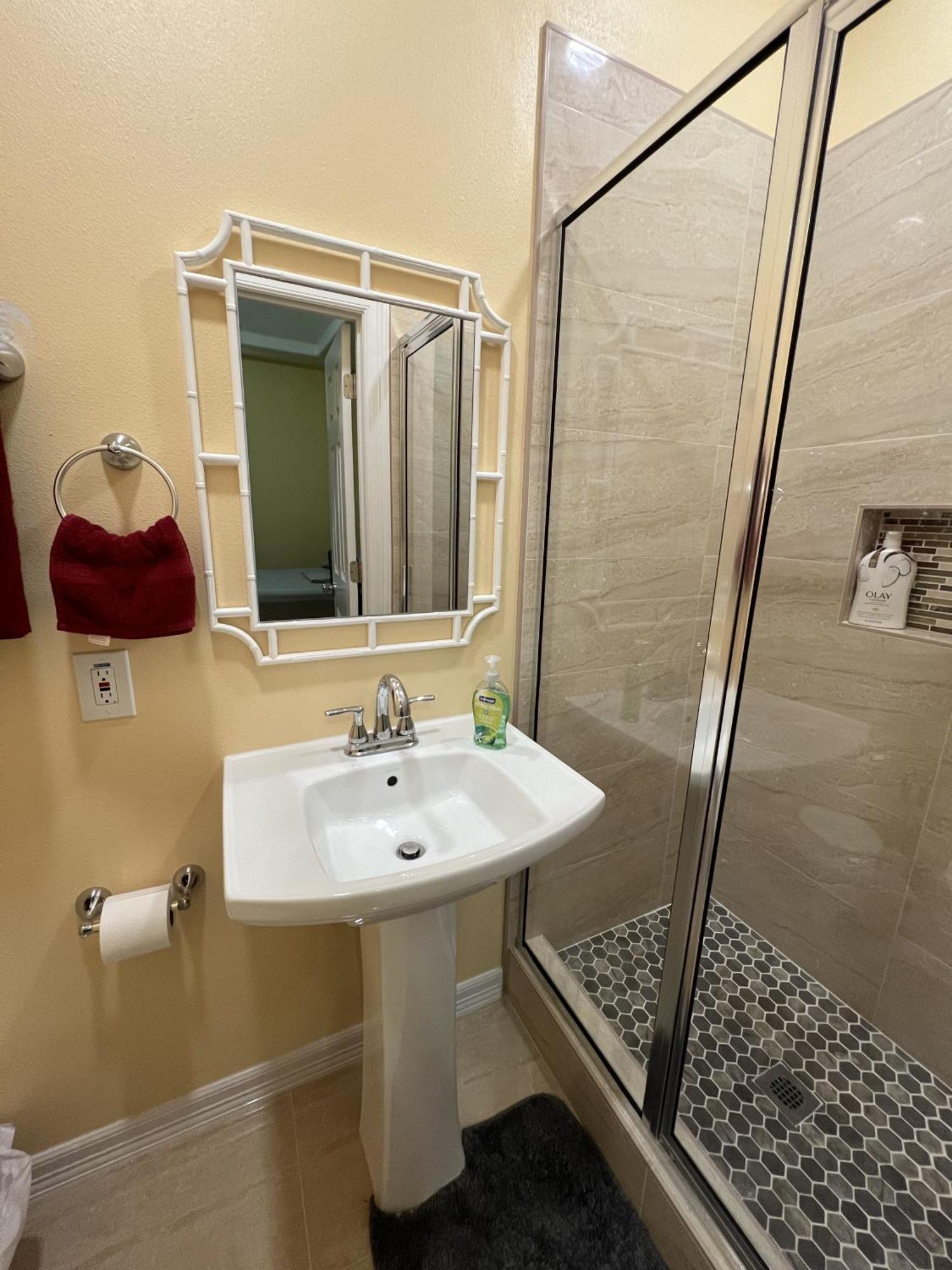 Habitacion Con Entrada Independiente Edinburg Kültér fotó